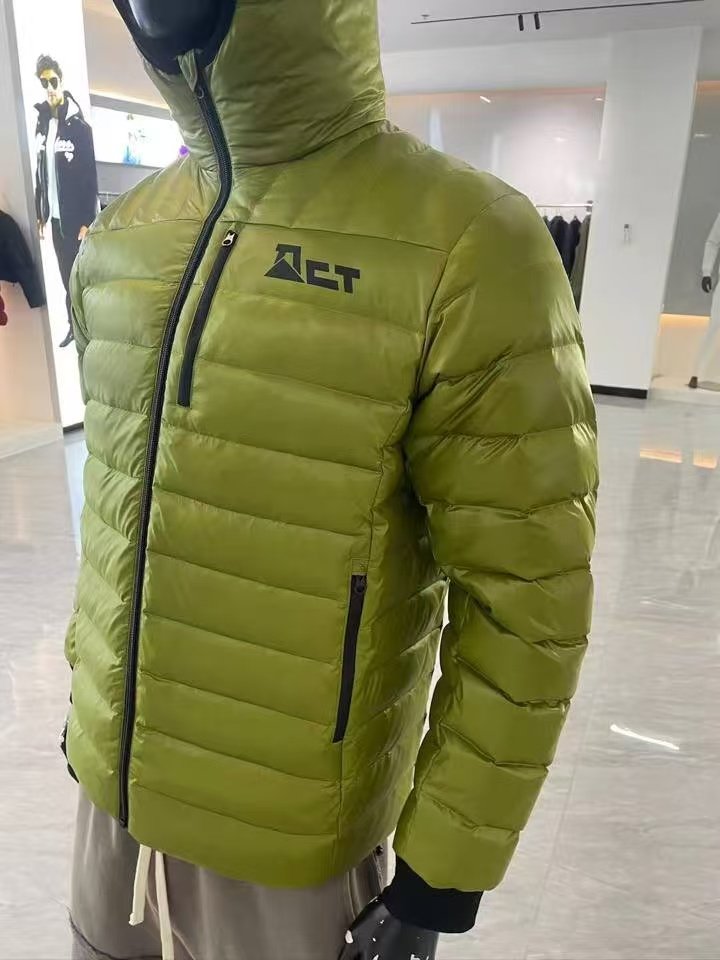 Куртки с логотипом